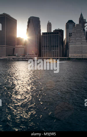 Manhattan Skyline von Hudson River Stockfoto