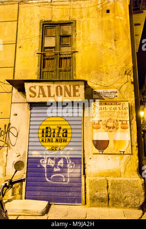 Fassade eines alten Saloon. Palermo, Sizilien. Italien Stockfoto