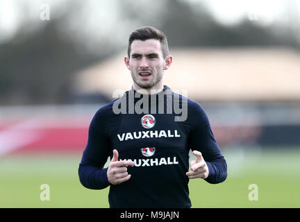 London, Großbritannien. 26 Mär, 2018. Lewis Koch während der Ausbildung vor England's freundlich gegen Italien, bei Tottenham Hotspur Der trainingsplatz am 26. März 2018 in London, England. (Foto von Leila Coker/phcimages.com) Credit: PHC Images/Alamy leben Nachrichten Stockfoto