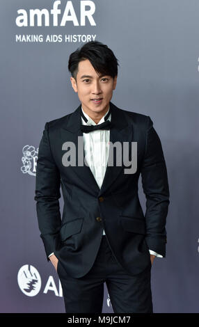 Hong Kong, Hong Kong SAR, China. 26 Mär, 2018. HONG KONG, Hong Kong SAR, China: 26. März 2018. Roter Teppich bei der AmfAR Fundraising Gala Hong Kong. Wu Chun Credit: Jayne Russell/ZUMA Draht/Alamy leben Nachrichten Stockfoto