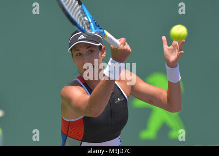 Miami, FL, USA. 26 Mär, 2018. KEY BISCAYNE, FL - März 26: garbine Muguruza in Aktion hier während der 2018 Miami Öffnen am 24. März 2018, am Tennis Center am Crandon Park in Key Biscayne, Florida. Credit: Andrew Patron/ZUMA Draht/Alamy leben Nachrichten Stockfoto