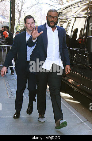 New York, NY, USA. 26 Mär, 2018. Tyler Perry an der Förderung des neuen Film, Bitterkeit in New York City am 26. März 2018. Credit: Rw/Medien Punch/Alamy leben Nachrichten Stockfoto