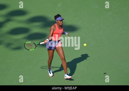 Miami, FL, USA. 26 Mär, 2018. KEY BISCAYNE, FL - März 26: Venus Williams in Aktion hier während der 2018 Miami Öffnen am 24. März 2018, am Tennis Center am Crandon Park in Key Biscayne, Florida. Credit: Andrew Patron/ZUMA Draht/Alamy leben Nachrichten Stockfoto