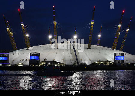 London, Großbritannien. 26 Mär, 2018. Drei Royal Naval Patrouillenboote HMS Locher HMS Expolit & HMS Blazer segeln die Themse in London für einen Besuch der HMS Locher leitet die O2 Arena Foto: SANDRA UF/Alamy leben Nachrichten Stockfoto