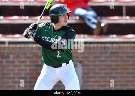 College Park, Maryland, USA. 23 Mär, 2018. Stetson shortstop JORGE ARENAS (2) Fledermäuse während der NCAA baseball spiel in College Park, Md gespielt. Credit: Ken Inness/ZUMA Draht/Alamy leben Nachrichten Stockfoto