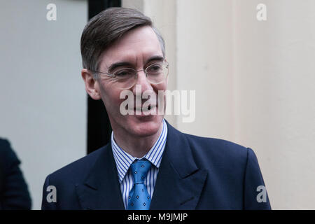 London, Großbritannien. 27. März, 2018. Jacob-Rees Mogg MP kommt, um bei einem Urlaub sprechen bedeutet Ereignis in Westminster verlassen. Credit: Mark Kerrison/Alamy leben Nachrichten Stockfoto