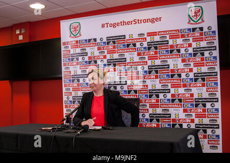 Cardiff, Wales. 27 Mär, 2018. Wales Manager Jayne Ludlow, verkündet ihre Kader für die kommende WM-Qualifikationsspiel gegen England. Lewis Mitchell/Alamy Leben Nachrichten. Stockfoto