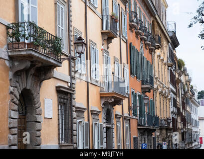 Häuser an der Via Gregorianain Rom Italien. Stockfoto