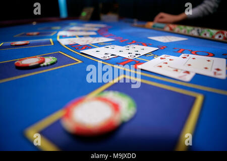 Autos Chips am Tisch im Casino Stockfoto