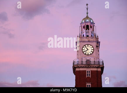 Das Torre monumentale Clocktower im Retiro Stadtteil von Buenos Aires, Argetina. Stockfoto