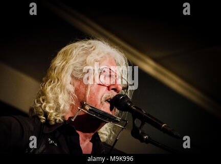 Arlo Guthrie auf der Bühne in Örebro, Schweden Stockfoto