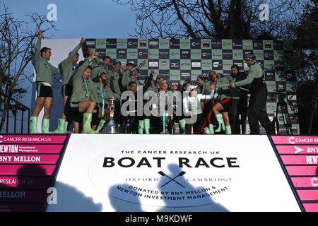 Boat Race der Krebs Forschung DE Stockfoto