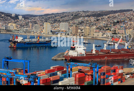 Schiffe im Hafen von Valaraiso Chile Stockfoto