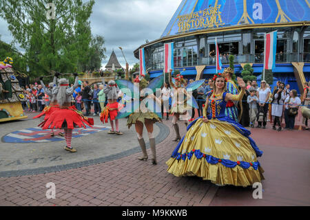 Die Parade der Europa-Park ist der größte Freizeitpark in Deutschland. ist Rost zwischen Freiburg und Straßburg, Frankreich. Stockfoto