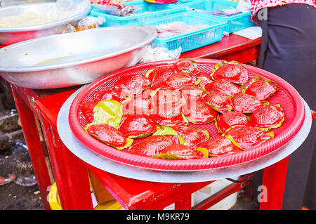 Nian Gao klebrigen Anstieg Kuchen traditionellen chinesischen Neue Jahr Desserts, beliebt in Yangon, Myanmar. Stockfoto