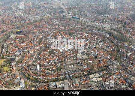Luftaufnahme der Stadt Amersfoort historische Zentrum. Während einer helicpter Flug über der Stadt gesehen zu haben. Foto am 23. März 2018 getroffen Stockfoto
