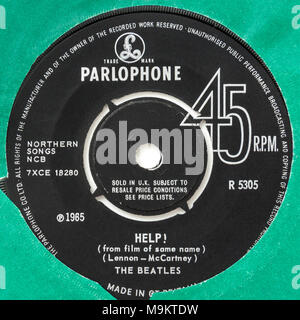 1965 Original 45rpm Single 'Hilfe!' von den Beatles (Parlophone R 5305) Stockfoto