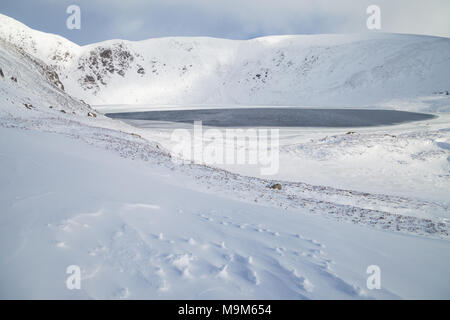 Mit Blick auf den Loch Brandy in Glen Clova Angus Schottland. Stockfoto