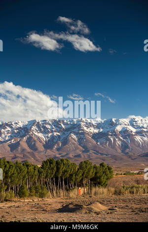 Marokko, Aurangabad, schneebedeckten Gipfeln des Hohen Atlas Gebirge Stockfoto