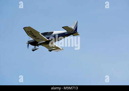 Robin 400-500 Präsident bei Wellesbourne Airfield, Warwickshire, Großbritannien (G-MAGZ) Stockfoto