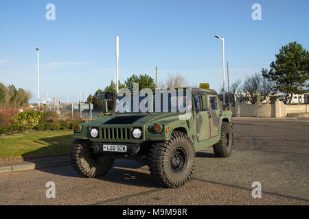 Militärfahrzeug American Army Hummer 5499 cc 4x4 Utility; North-West Supercar Event als American Army Muskelautos kommen in der Küstenort . Stockfoto