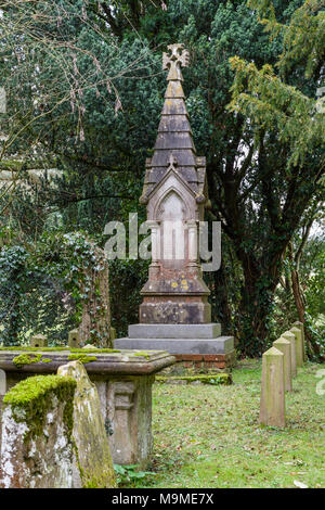 Ein Denkmal für die verney Familie, die in der angrenzenden Haus lebte, auf dem Friedhof der Kirche aller Heiligen, Nahen Ipswich, Großbritannien Stockfoto