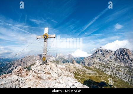 Gipfelkreuz der Paternkofel, Sextner Dolomiten, Südtirol, Trentino-Südtirol, Alto-Adige, Italien Stockfoto