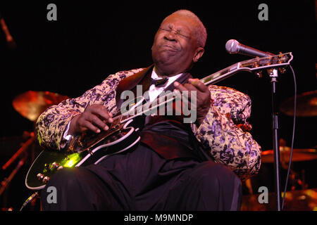 SUNRISE, FL - Mai 03: Blues Gitarrist BB King führt auf dem Sinatra Theater am 3. Mai 2008 in Sunrise, Florida. Personen: BB King Stockfoto