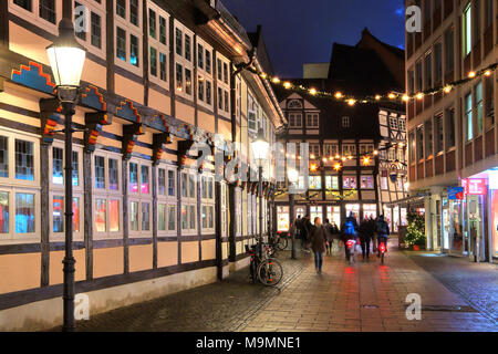 Altstadt mit Fachwerkhäusern, Weihnachtsbeleuchtung, Braunschweig, Niedersachsen, Deutschland Stockfoto