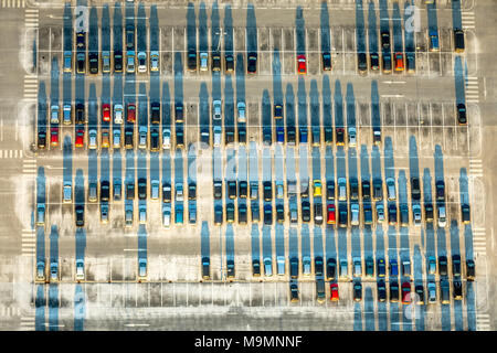 Luftaufnahme, Amazon Logistikzentrum mit Parkplatz, Dortmund, Ruhrgebiet, Nordrhein-Westfalen, Deutschland Stockfoto