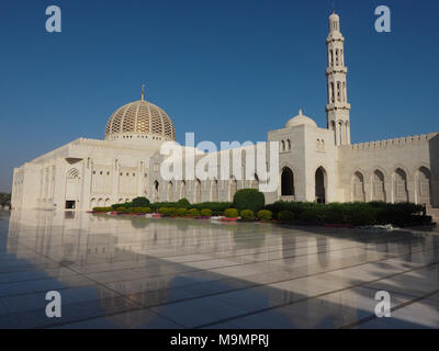 Große Sultan Qaboos Moschee, die Reflexion in der Marmorboden, Muscat, Oman Stockfoto