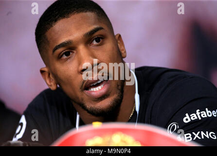 Anthony Joshua während einer Pressekonferenz auf Sky Sport Studios, Isleworth. Stockfoto