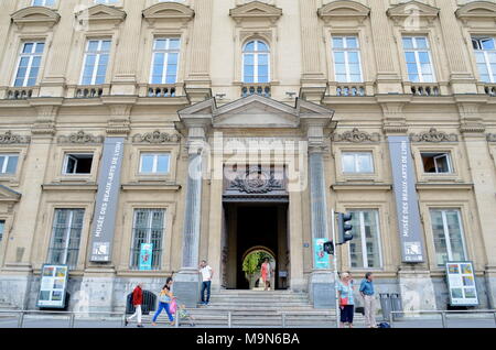 Fassade des Museum der schönen Künste, ehemals Abtei Saint-Pierre, Lyon, Frankreich Stockfoto