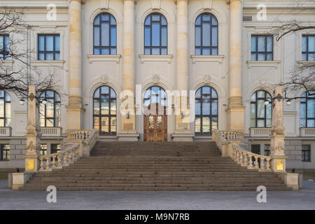 Am Abend Blick auf die Lettische Nationale Museum der Kunst Stockfoto