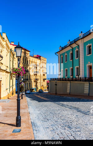 Gebäude an der berühmten Andriyivskyy Abstieg in Kiew Stockfoto