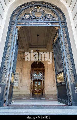 Der Eingang zum Centro Cultural Kirchner (CCK) Gebäude in Buenos Aires, Argentinien Stockfoto