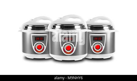 Home Appliance - Drei Multicooker Druck kochen auf einem weißen Hintergrund. Es isoliert ist, den Arbeitnehmer über Pfade vorhanden ist. Stockfoto