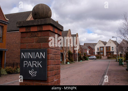 Ninian Park Häuser gegenüber der Cardiff City Stadion Stockfoto