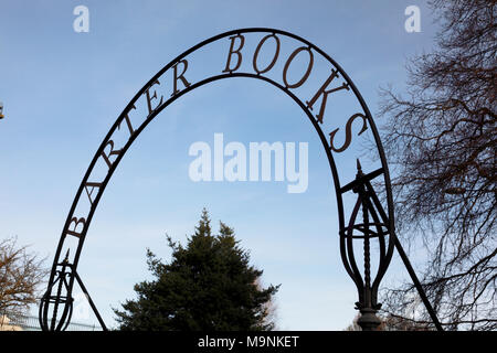 Das Zeichen für Barter Books im alten Bahnhof in Alnwick, Northumberland Stockfoto