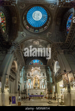 Im Inneren der Basilika San Nicolas de Bari, Buenos Aires, Argentinien Stockfoto