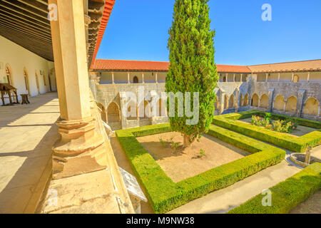 Batalha, Portugal - 16. August 2017: Luftaufnahme der Innenhof des Kloster von Batalha oder Saint Mary des Sieges, UNESCO-Weltkulturerbe und eine der besten Beispiele für gotische Architektur in Portugal und Manuelinischen Stil Stockfoto