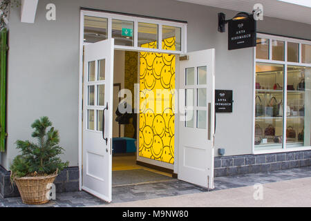 16. März 2018 die offenen Türen der Anya Hindmarch Store am Markt Kildare Village Shopping Outlet in der Grafschaft Kildare, Irland Stockfoto