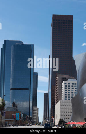LOS ANGELES, Ca - 15. März 2018: viwe der Wolkenkratzer im Geschäftsviertel in der Innenstadt von Los Angeles am März 15, 2018, Los Angeles, CA Stockfoto