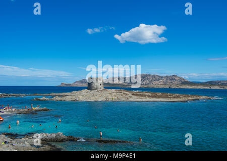 Alten Wachturm am Strand La Pelosa, Sardinien, Italien Stockfoto