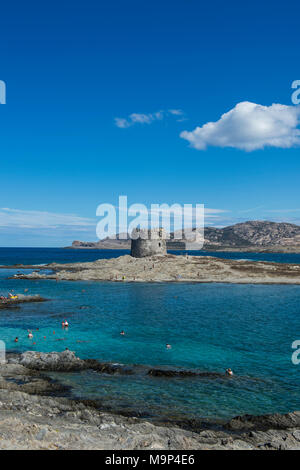 Alten Wachturm am Strand La Pelosa, Sardinien, Italien Stockfoto