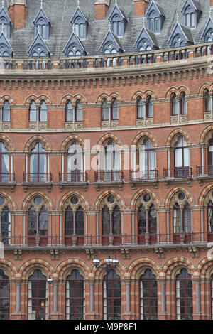 Außenansicht der Bahnhof St Pancras Stockfoto