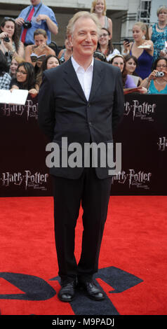 NEW YORK, NY - 11. Juli: Alan Rickman besucht die New York Premiere von "Harry Potter und die Heiligtümer des Todes: Teil 2" in der Avery Fisher Hall, das Lincoln Center am 11. Juli 2011 in New York City People: Alan Rickman Stockfoto