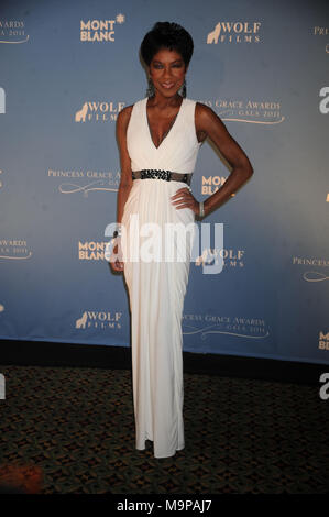 NEW YORK, NEW YORK - November 01: Natalie Cole Denise Rich besucht MONTBLANC startet Sammlung Princesse Grace de Monaco an der Prinzessin Grace Awards Gala in Cipriani 42nd Street am 1. November 2011 in New York City People: Natalie Cole Stockfoto