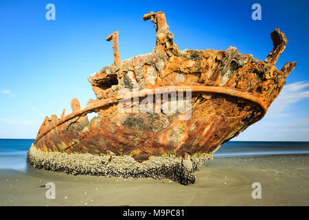 Rostigen schiffswrack am Strand, Pelican Point, Skelettküste, Erongo Region, Namibia Stockfoto