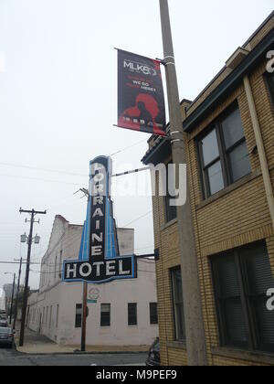 24 Februar 2018, USA, Memphis: Das Lorraine Motel. Die Bürgerrechtler Martin Luther King jr. wurde durch Schüsse auf dem Balkon der Zimmer 306 am 04. April 1968 getroffen. Heute ist die ehemalige Hotel ist ein Civil Rights Museum. Der Ort ist das Zentrum der Gedenkstätte Feierlichkeiten zum Jahrestag des Mordes. Foto: Michael Donhauser/dpa Stockfoto